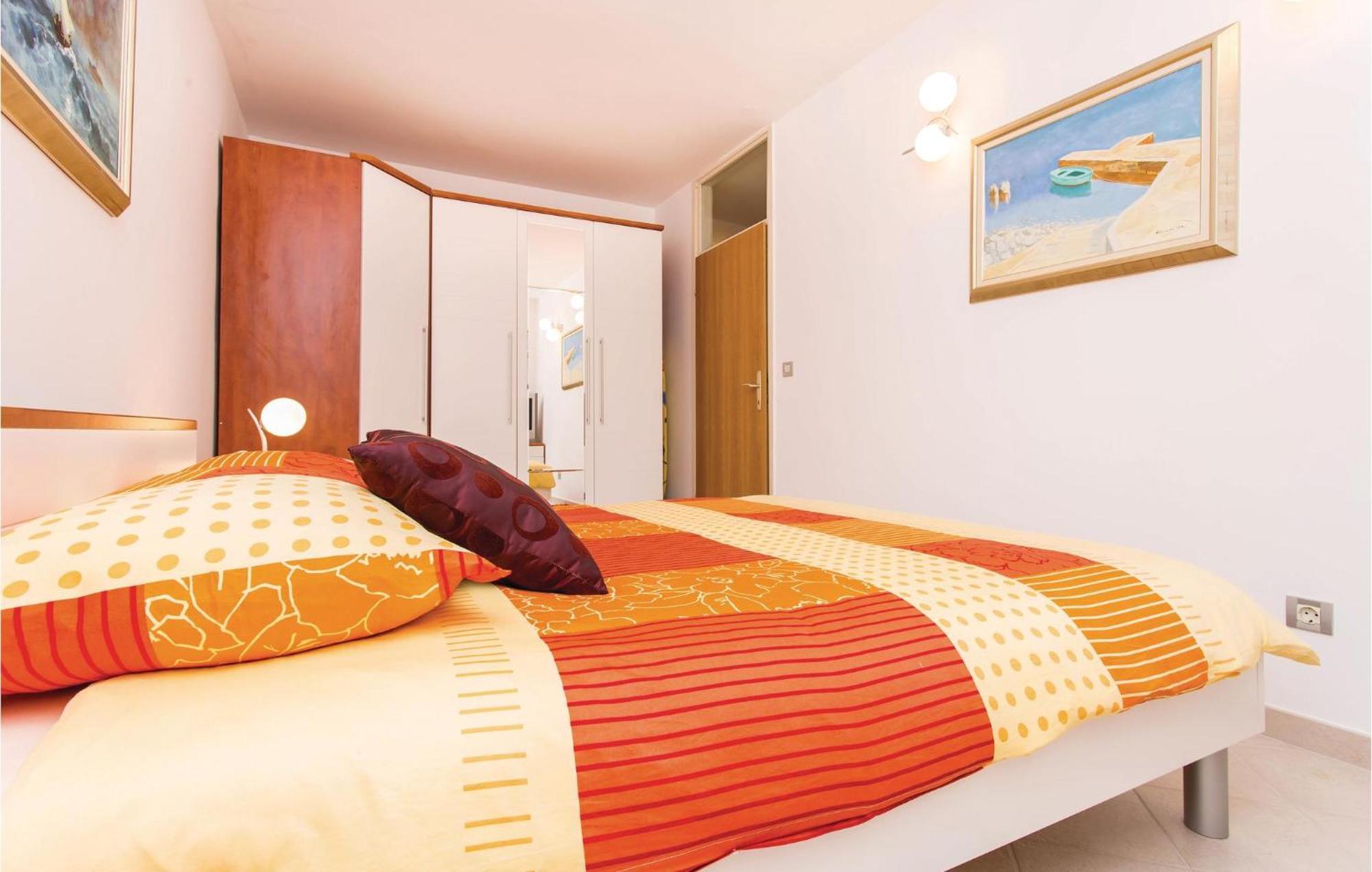 Amazing Apartment In Njivice With Wifi Exterior photo