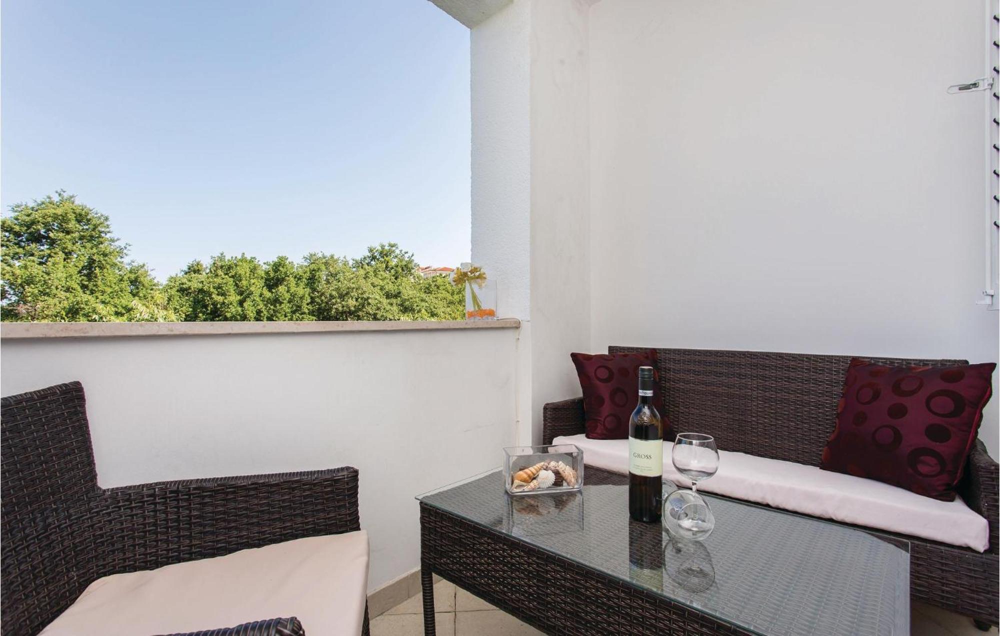 Amazing Apartment In Njivice With Wifi Exterior photo